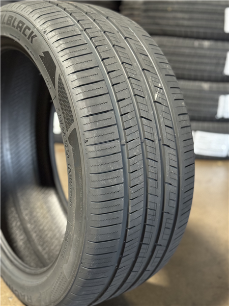 275/50ZR20 ROYAL BLACK RACING TRAC 113W XL